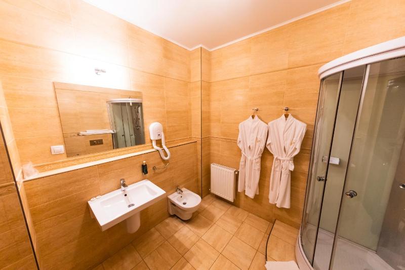 Executive Double or Twin Room image 2