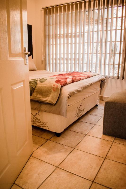 ENTIRE LUXURY APARTMENTS - image 14