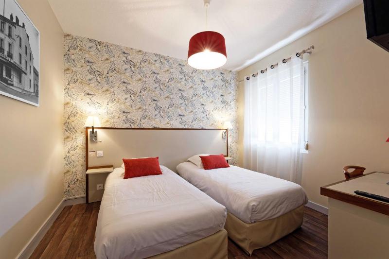 Twin Room image 1
