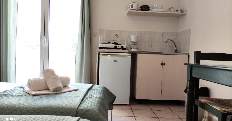Studio Apartment with Balcony image 2