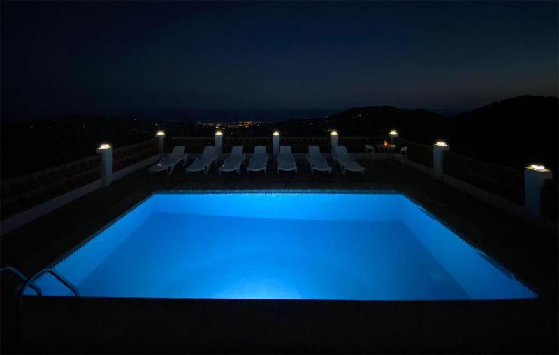 Gorgeous Home In Torrox - image 12
