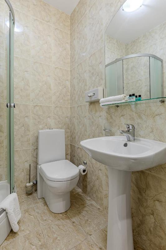 Single Room image 3