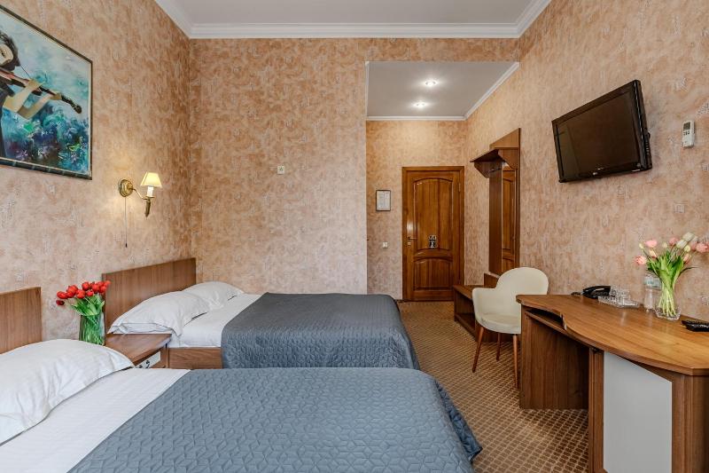 Twin Room image 3