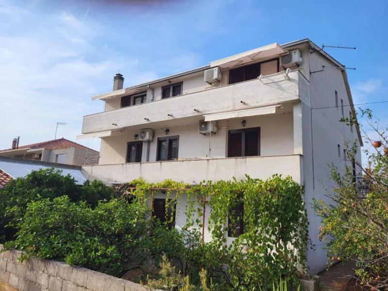 One-Bedroom Apartment with Balcony image 3