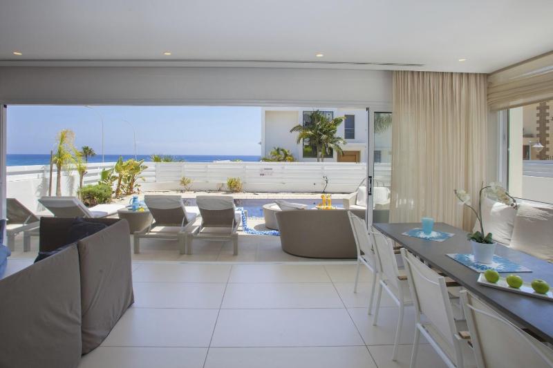 Goodness Villa offers Magnificent Coastal Views - image 12