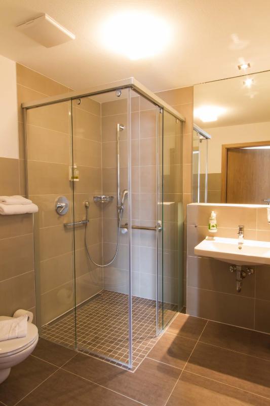 Quadruple Room image 2