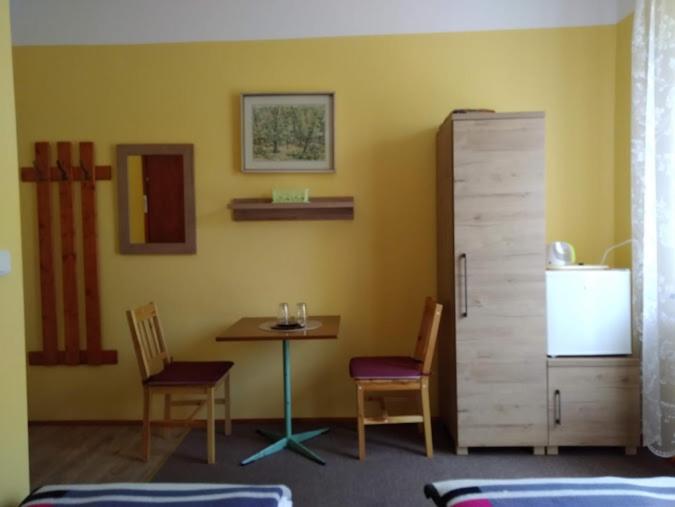Double Room with Balcony image 4