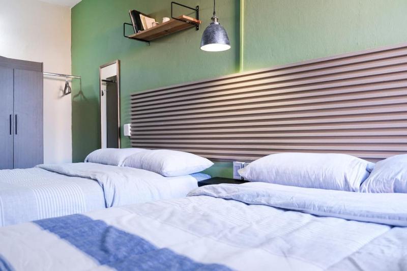 Remodeled Cozy Central 3 blocks from the Malecon - image 40