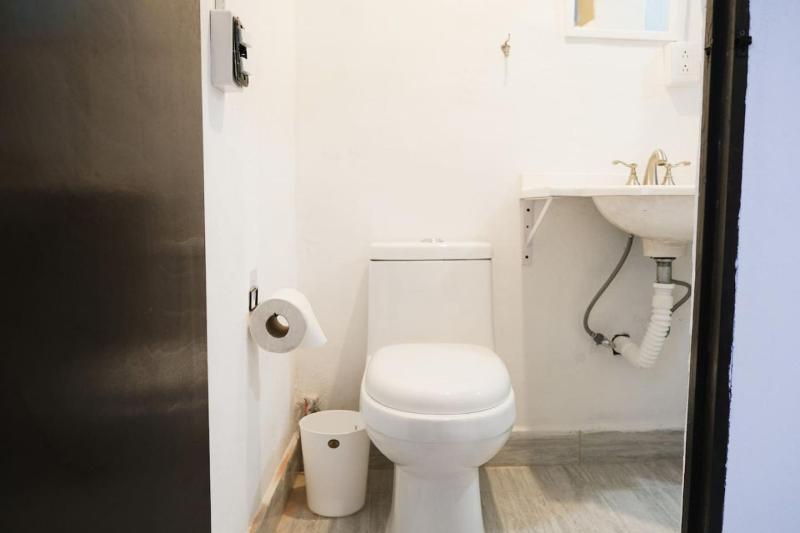 Remodeled Cozy Central 3 blocks from the Malecon - image 42