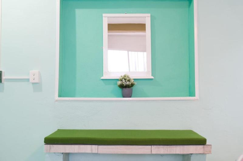 Remodeled Cozy Central 3 blocks from the Malecon - image 5