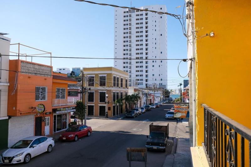 Remodeled Cozy Central 3 blocks from the Malecon - image 47