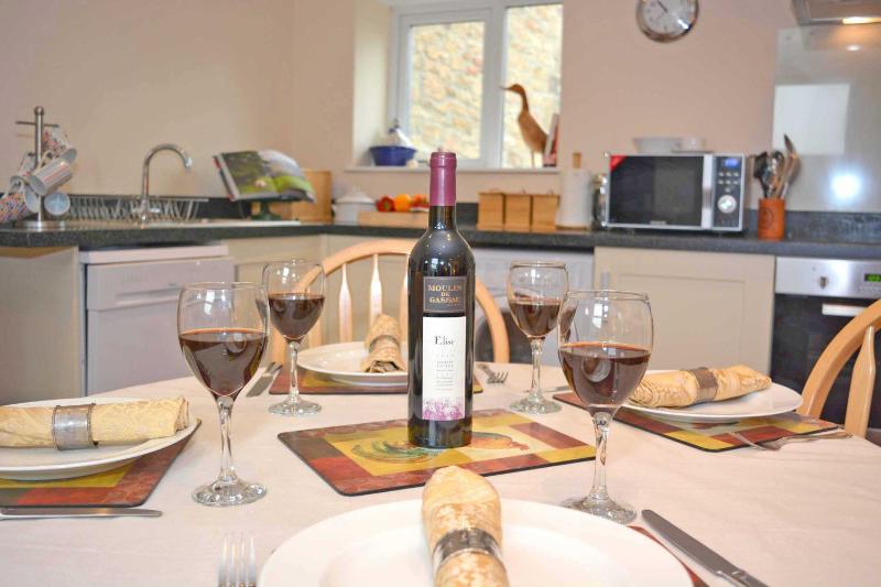 Basic Triple Room image 2