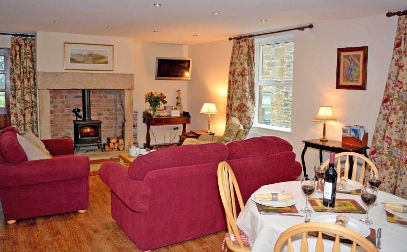 Basic Triple Room image 4