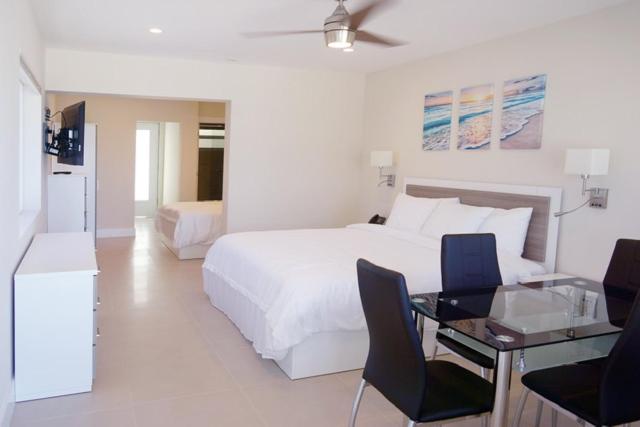Diane Oceanfront Suites - image 12