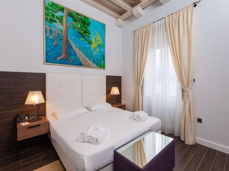 Four-Bedroom Villa with Sea View image 1