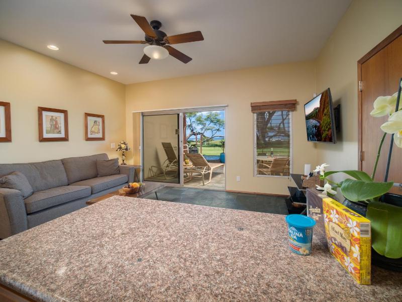 Aloha Aku Bamboo2 Suite - A Serene Retreat by the Shore - image 26