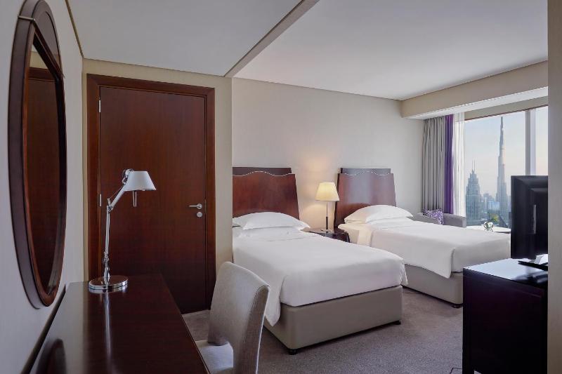 Burj Khalifa View Room - Twin Beds image 4