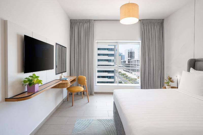 One Bedroom Premier Apartment image 4