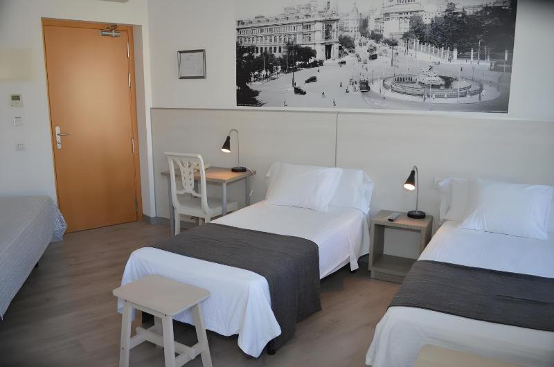 Quadruple Room (4 Adults) image 3