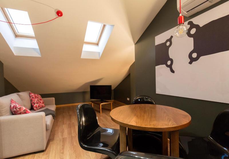 Buhardilla Apartment image 4