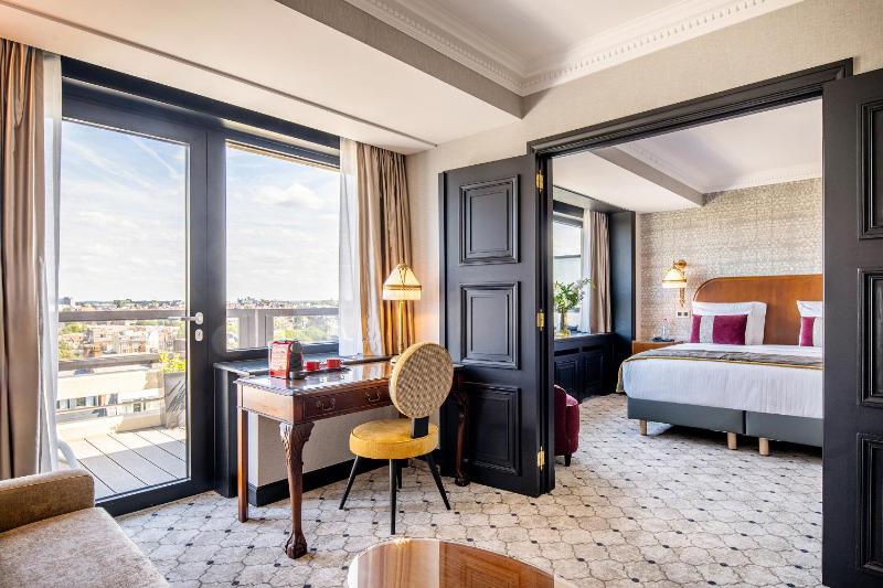 Executive Suite with City View image 3