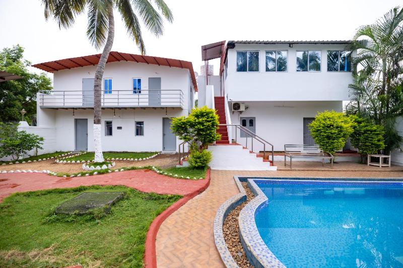 Sri Sai Holiday Inn Images