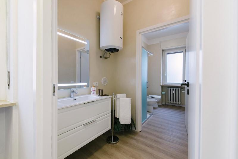 Double Room with Private Bathroom image 3