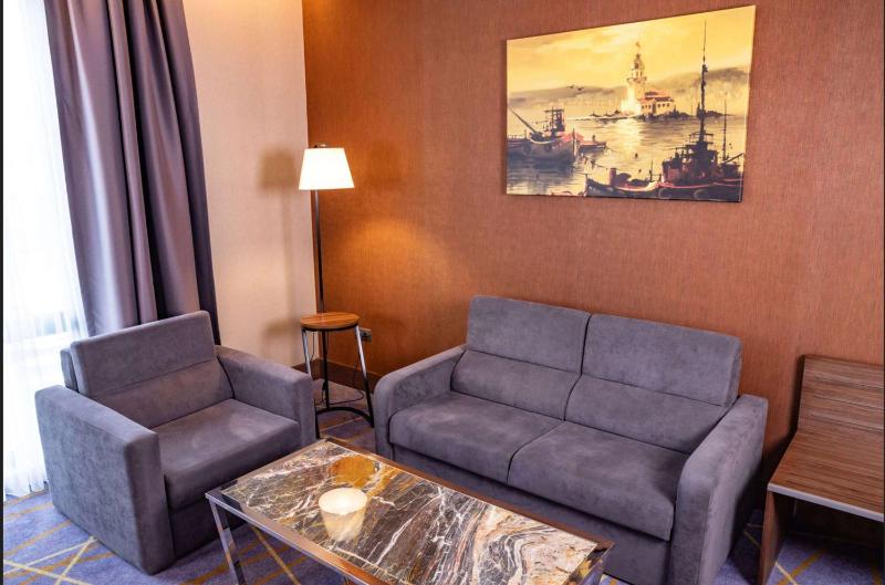 Corner Suite image 1