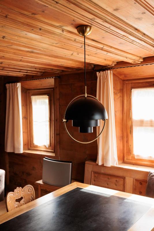 Deluxe One-Bedroom Apartment image 3