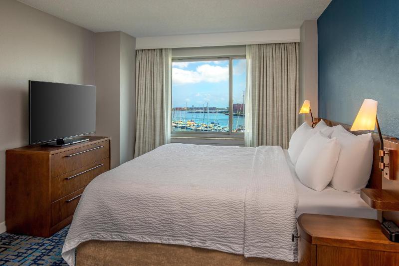 One-Bedroom King Suite with View image 1