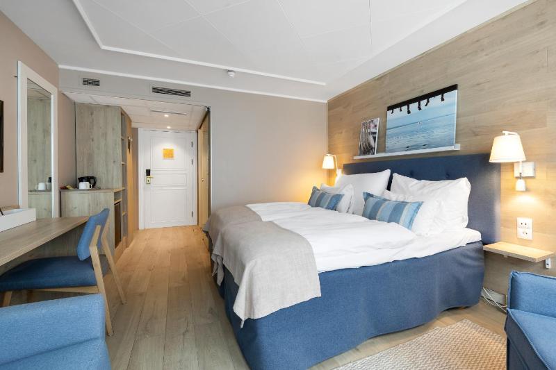 Standard Double Room image 3