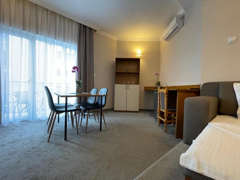 Alatoni Beach Hotel - image 7