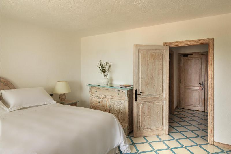 Premium Sea View Room image 4