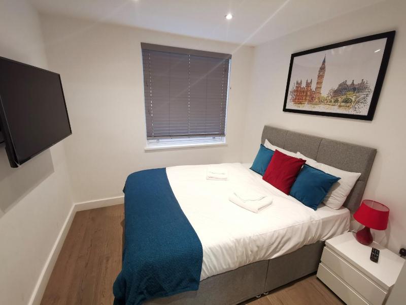 Two-Bedroom Apartment - Double bed with Limited View image 3