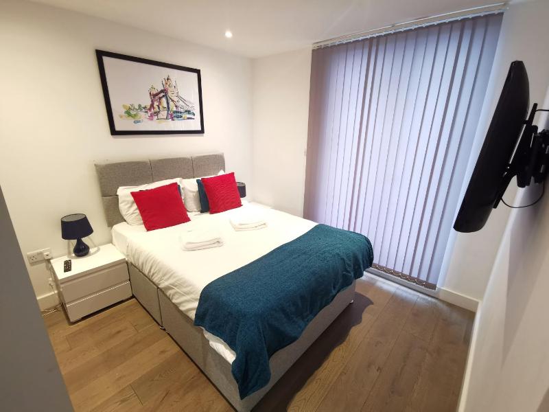 Two-Bedroom Apartment - Double bed with Limited View image 2