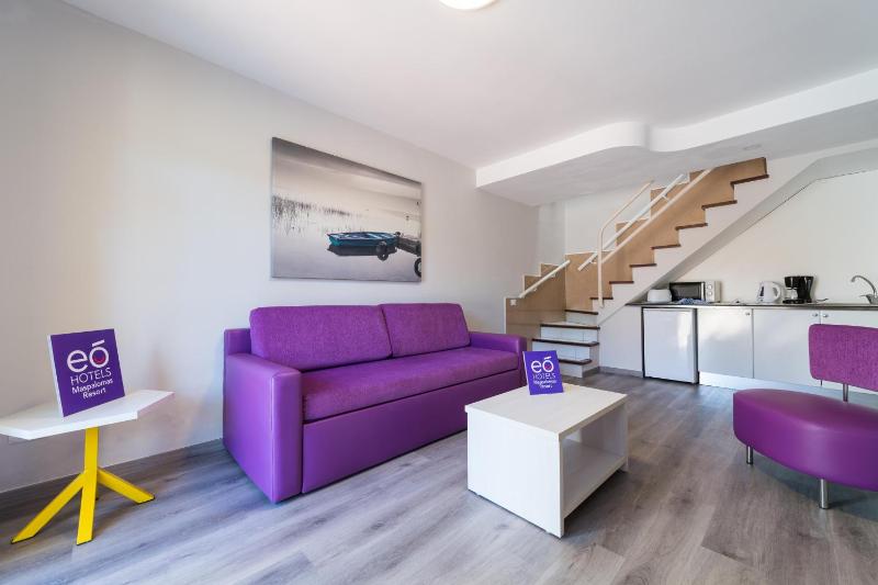 One-Bedroom Apartment image 3