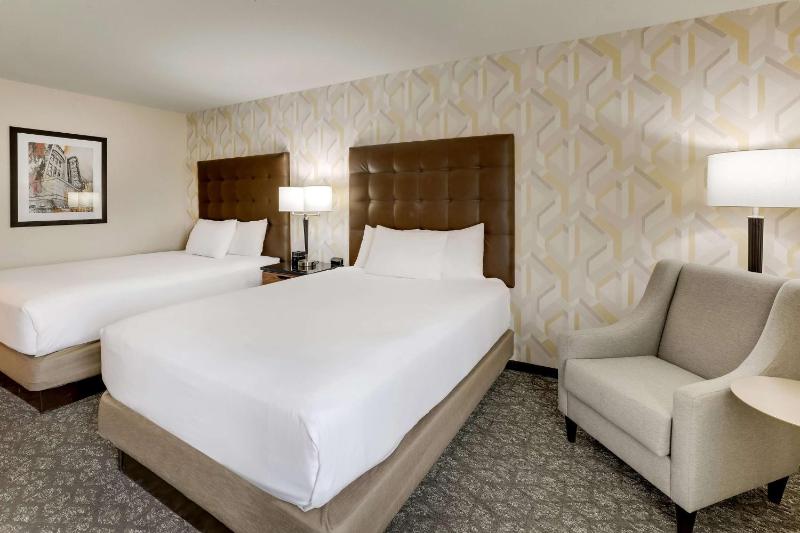 Deluxe Queen Room with Two Queen Beds image 3