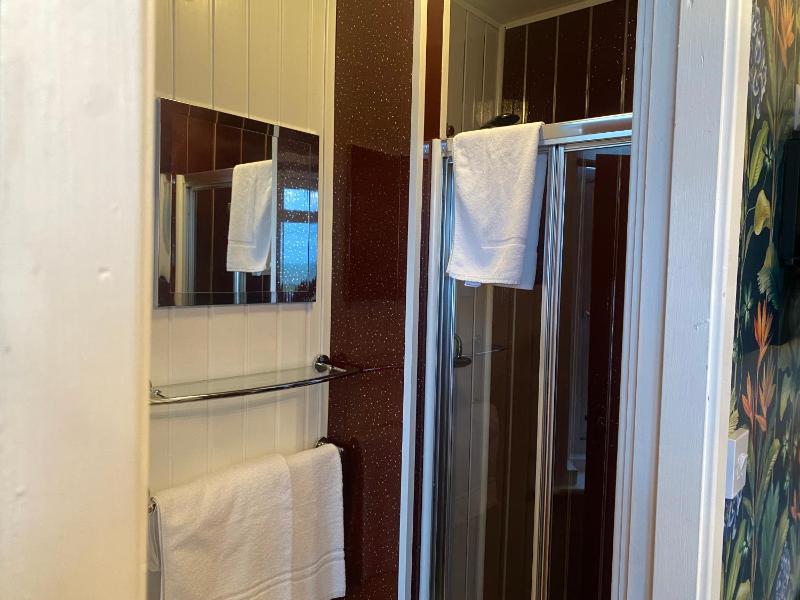 Deluxe Double Room with Four Poster Bed - Sea View image 4