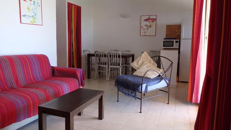 Two-Bedroom Mini Villa with Air Conditioning image 3