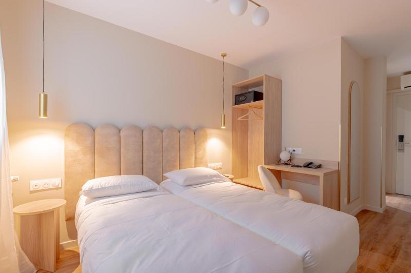 Comfort Twin Room image 1