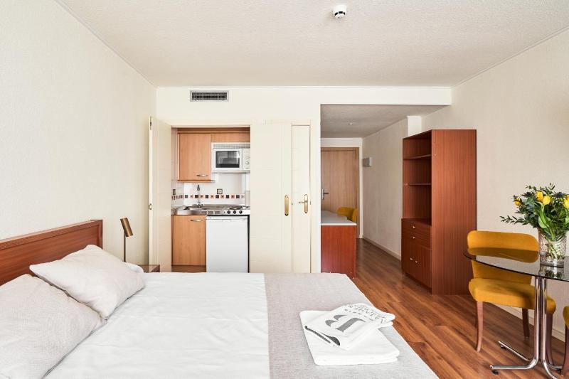 Apartamentos Juan Bravo - image 11