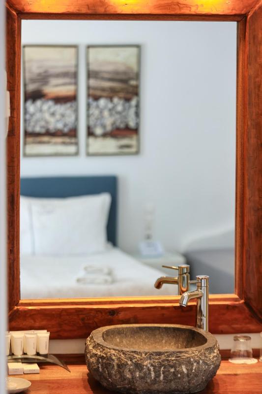 Classic Double Room No view image 3