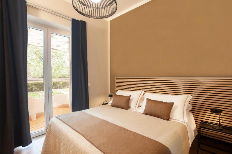 Double Room with Terrace image 3