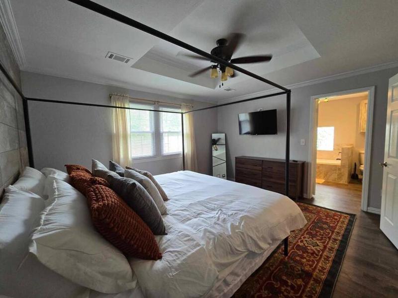 Four-Bedroom House image 3
