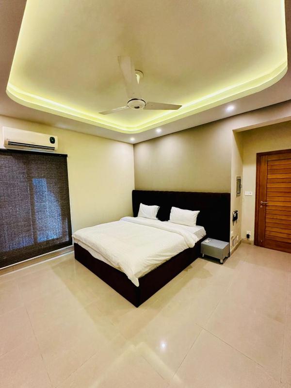 Luxury 2 Bedroom Apartment- F11 Islamabad - image 1
