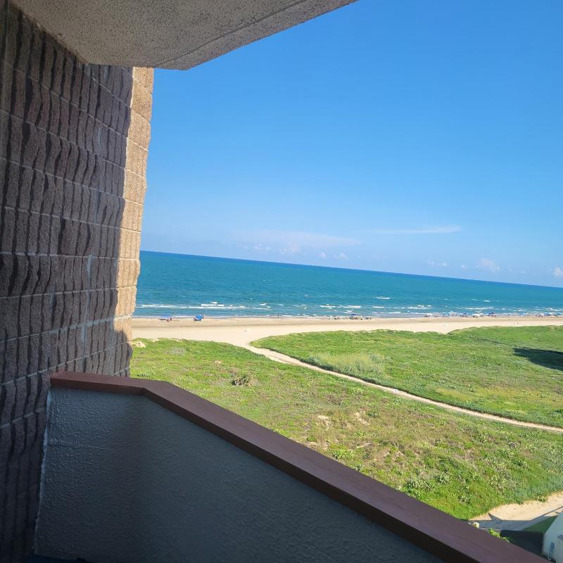 Padre South Hotel On The Beach - image 29