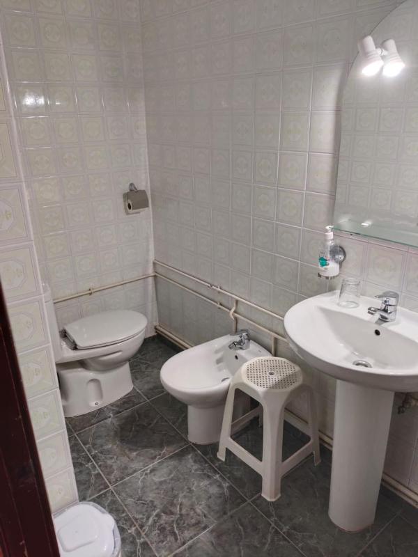 Single Room image 3