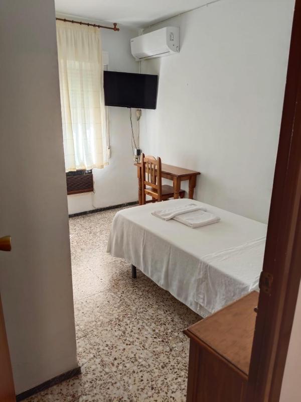 Single Room image 2
