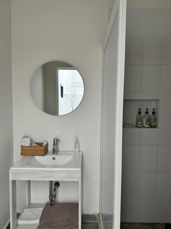 Fresh Condesa Space Chic Stay Dormitory room - image 20
