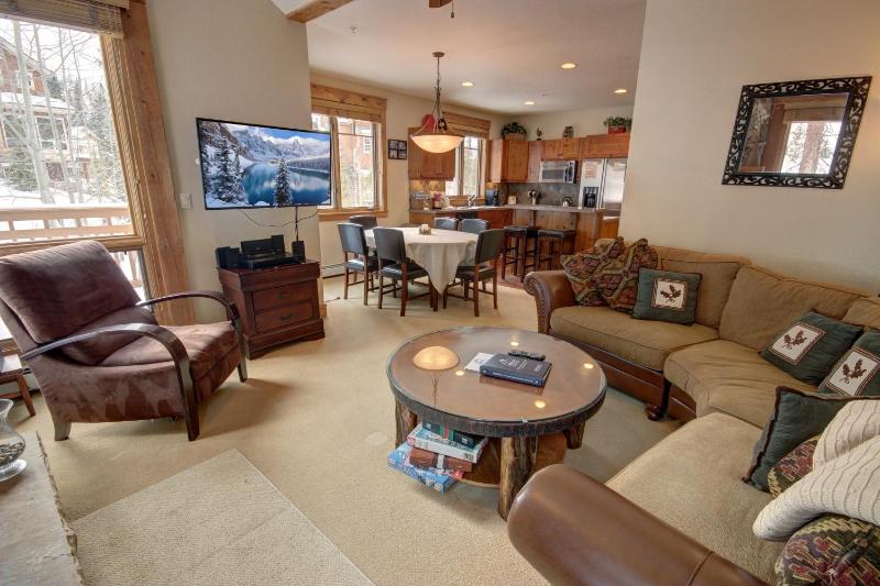 Three-Bedroom Townhouse image 1